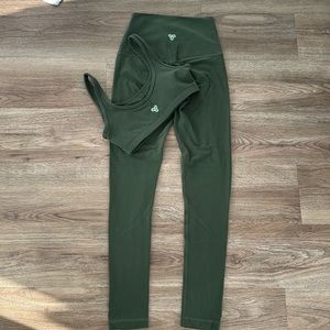 TnaBUTTER™ Cheeky Hi-Rise Legging and Mini Bra Top Set